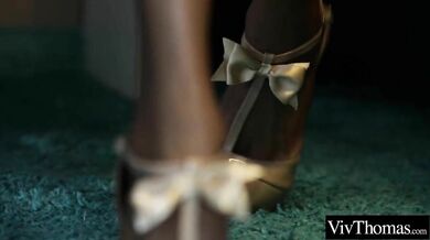 Interracial lesbians lick pussy and facesitting ebony and blonde enjoy