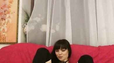 Sexy Brunette Camgirl In Hot Masturbation With Dildo