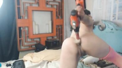 Hot Slut Camgirl Fucks her Pussy and Ass With Total Energy