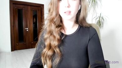 Amazing pretty brunette plays and ejoys herself on webcam