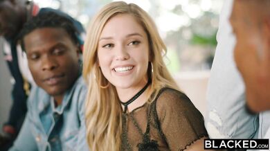 Kali Roses feels kinda Peckish - BBC Interracial Gangbang