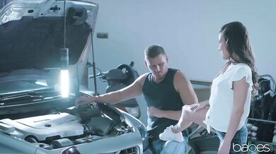 Teen Anita does not let The Mechanic work