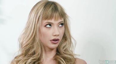 Blonde Doll's Therapist Prescribes Dose of Vitamin D