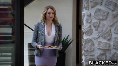 Realtor Tries New Cookies & Dick to Seal the Deal