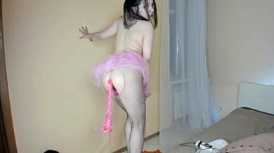 Pretty brunette camgirl plays with ass, masturbates and deepthroat