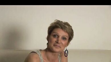 Hot MILF amateur Soizik Demornaie strips and spreads in first casting